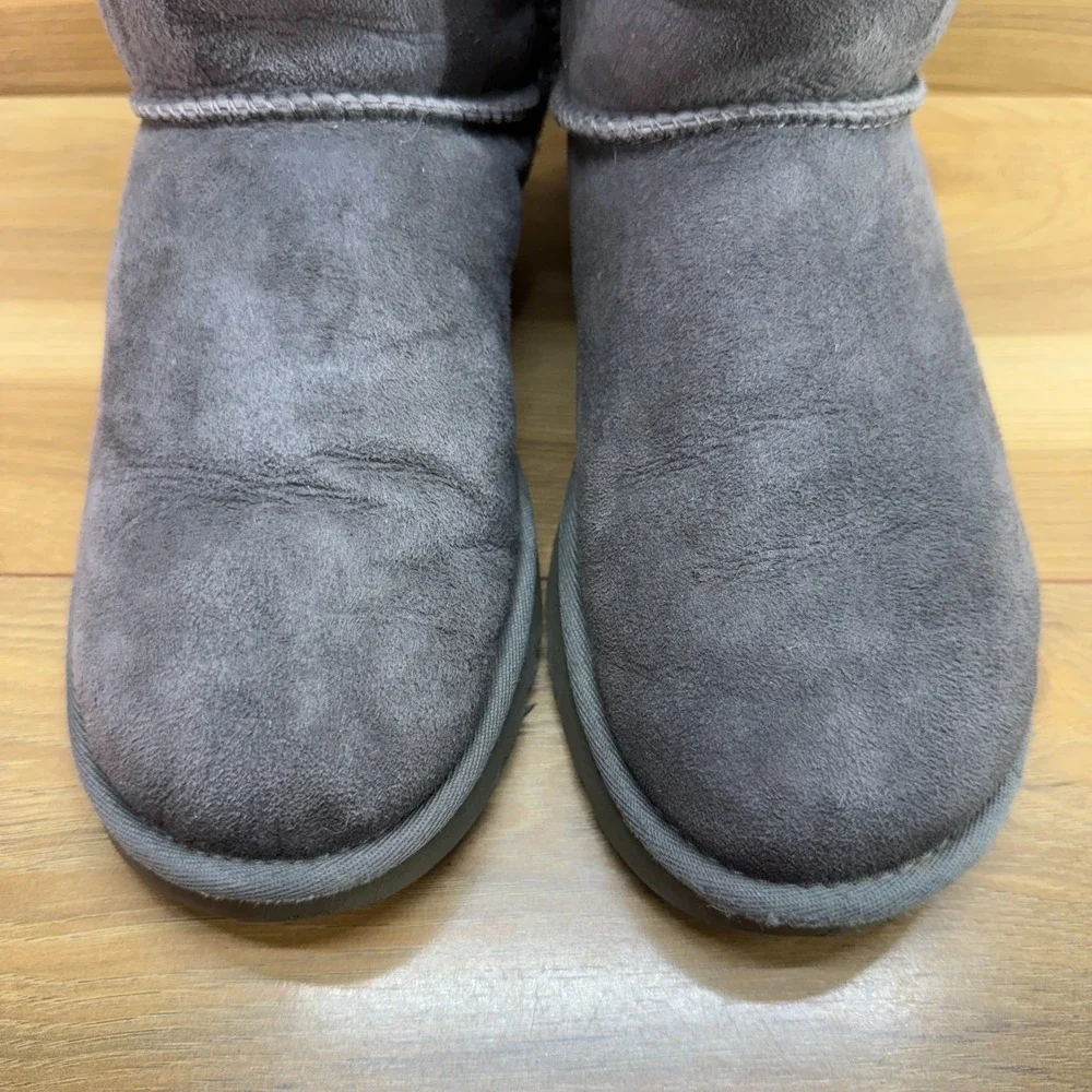 UGG Bailey Button Tall Boots Womens 7 Gray Suede Shearling Fur Lined Cozy